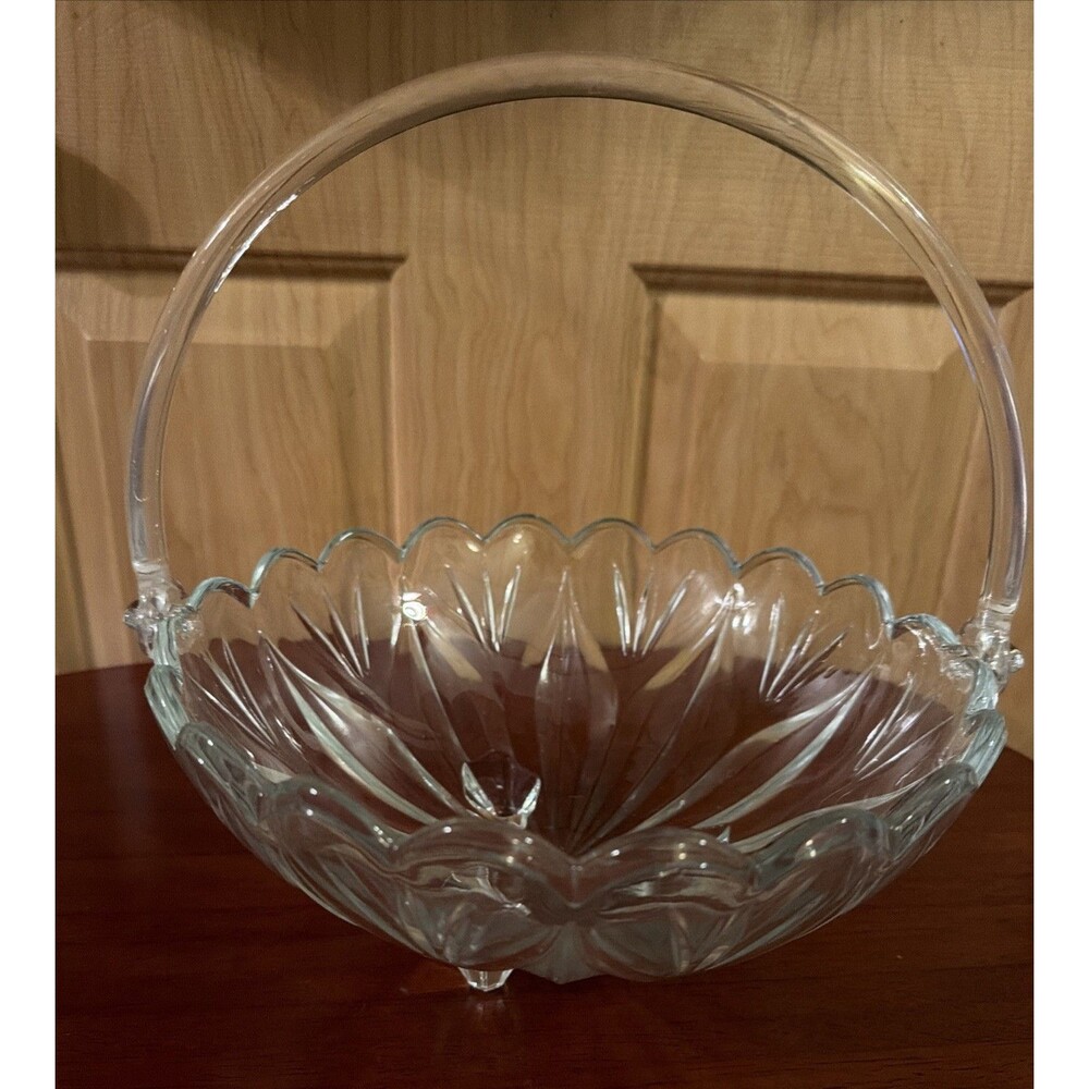 Vintage Glass Fruit Bowl with 3 Feet and Lucite Handle – Decor Serving Dish.EUC!